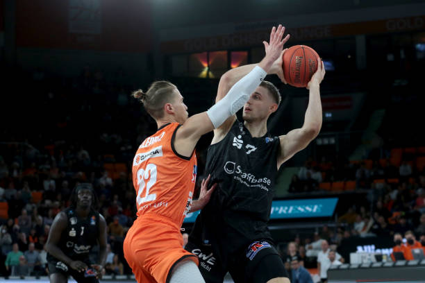 通过国际比 通过国际比