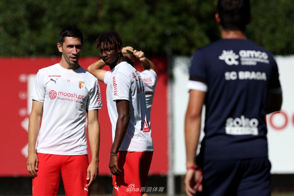 还是拉菲尼 还是拉菲尼