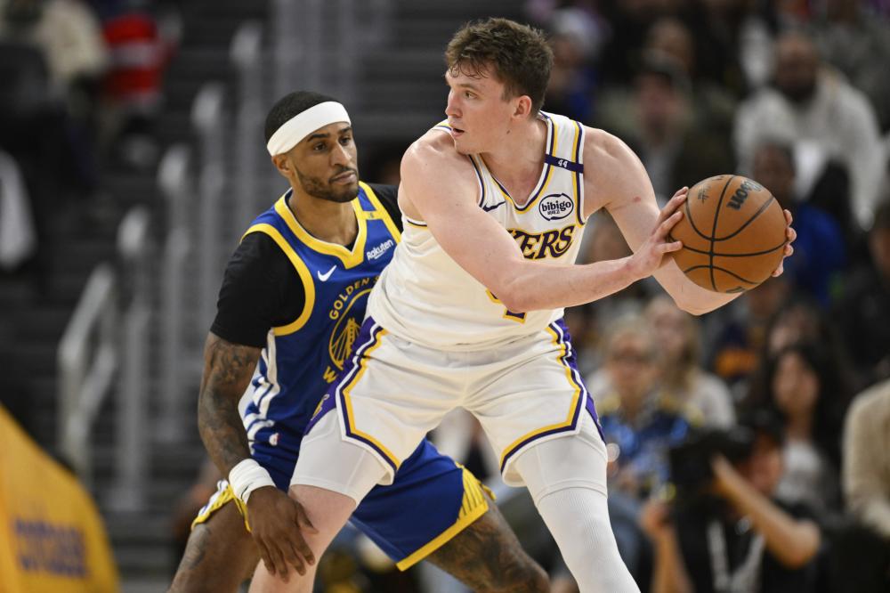 他凭借敏锐 他凭借敏锐