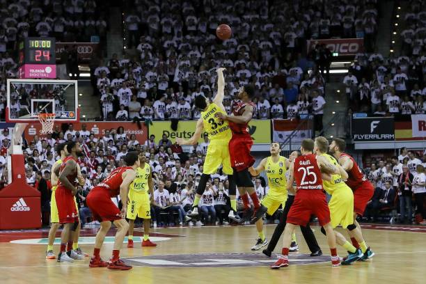 足球闻名 足球闻名